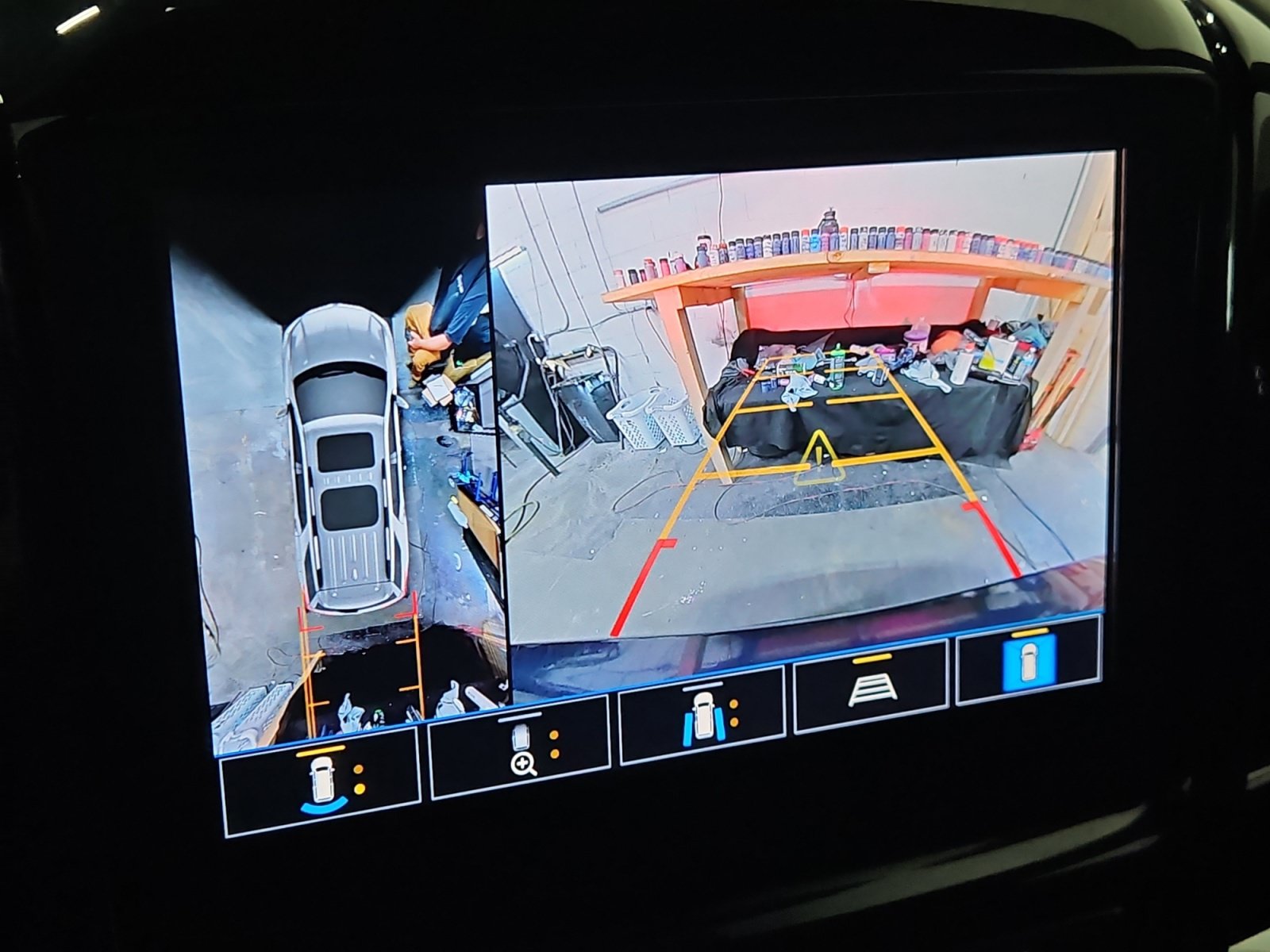 Used 2022 Chevrolet Traverse LT FWD image 17