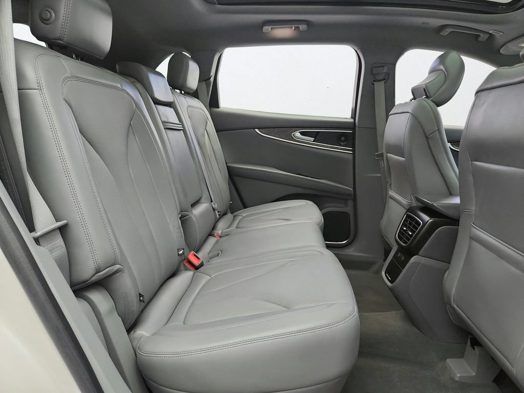 Used 2019 Lincoln Nautilus Reserve AWD/4WD image 34