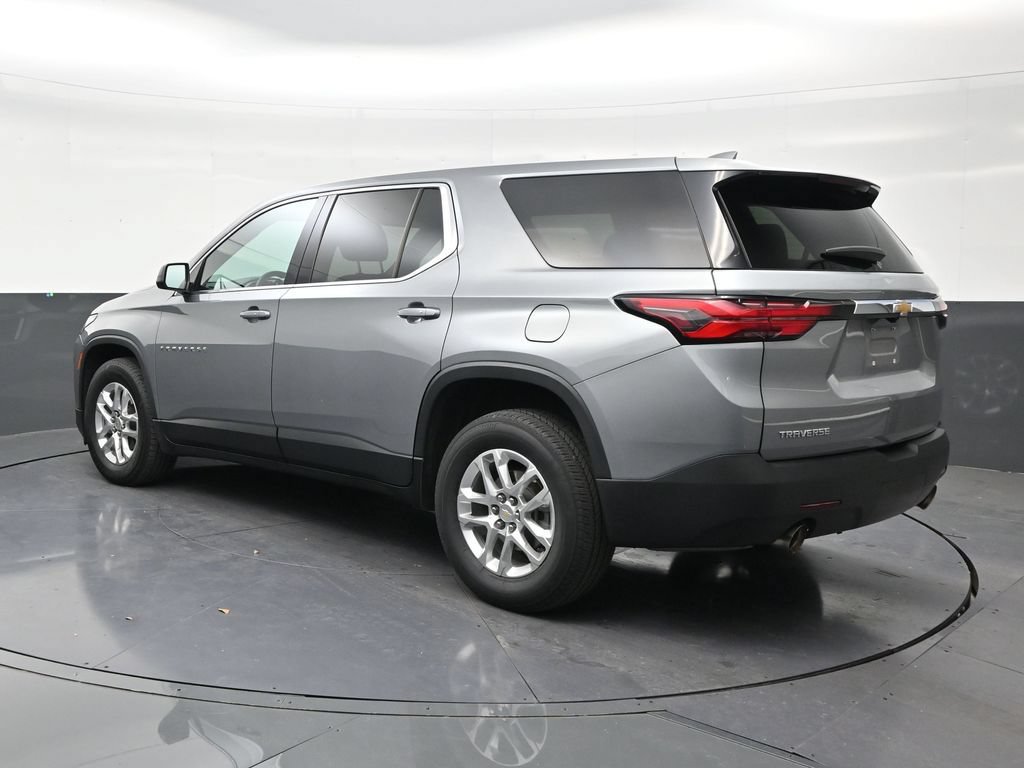 Used 2023 Chevrolet Traverse LS FWD image 3