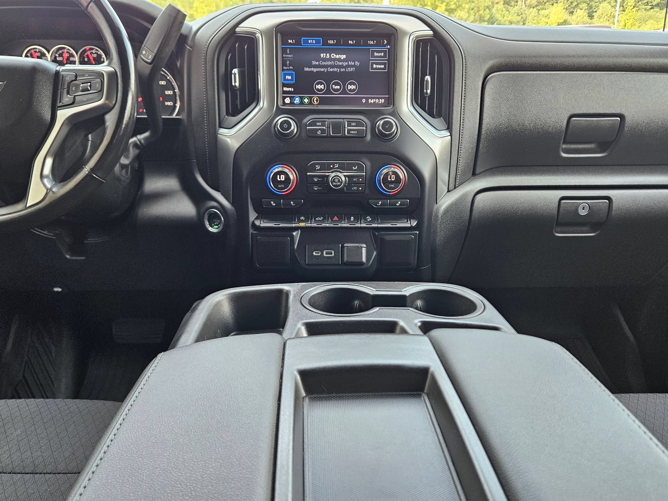 Used 2020 Chevrolet Silverado 1500 LT AWD/4WD image 10