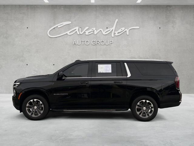 Used 2025 Chevrolet Suburban LS image 13