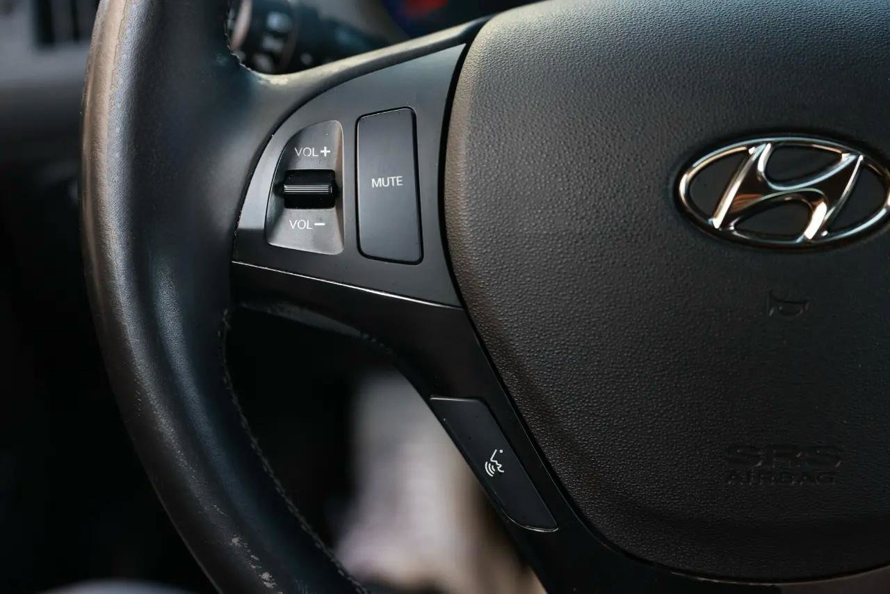 Used 2013 Hyundai Genesis 3.8 image 26