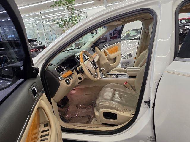 Used 2011 Lincoln MKS AWD w/ 102A Rapid Spec Order Code image 32