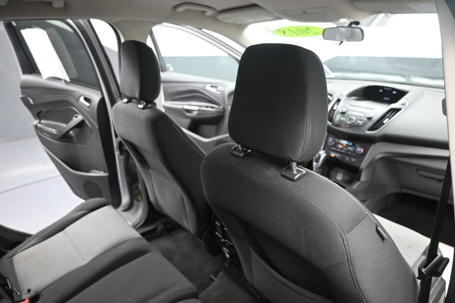 Used 2018 Ford Escape SE FWD image 25