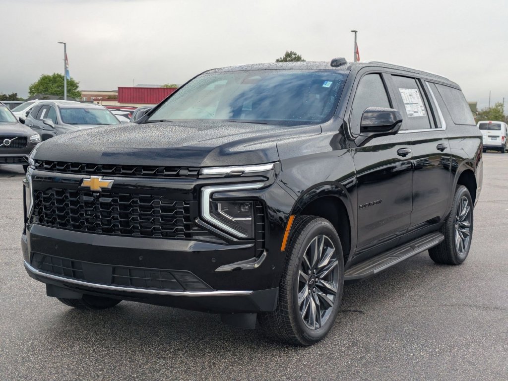 New 2026 Chevrolet Suburban LS w/ LS Custom Edition AWD/4WD image 6