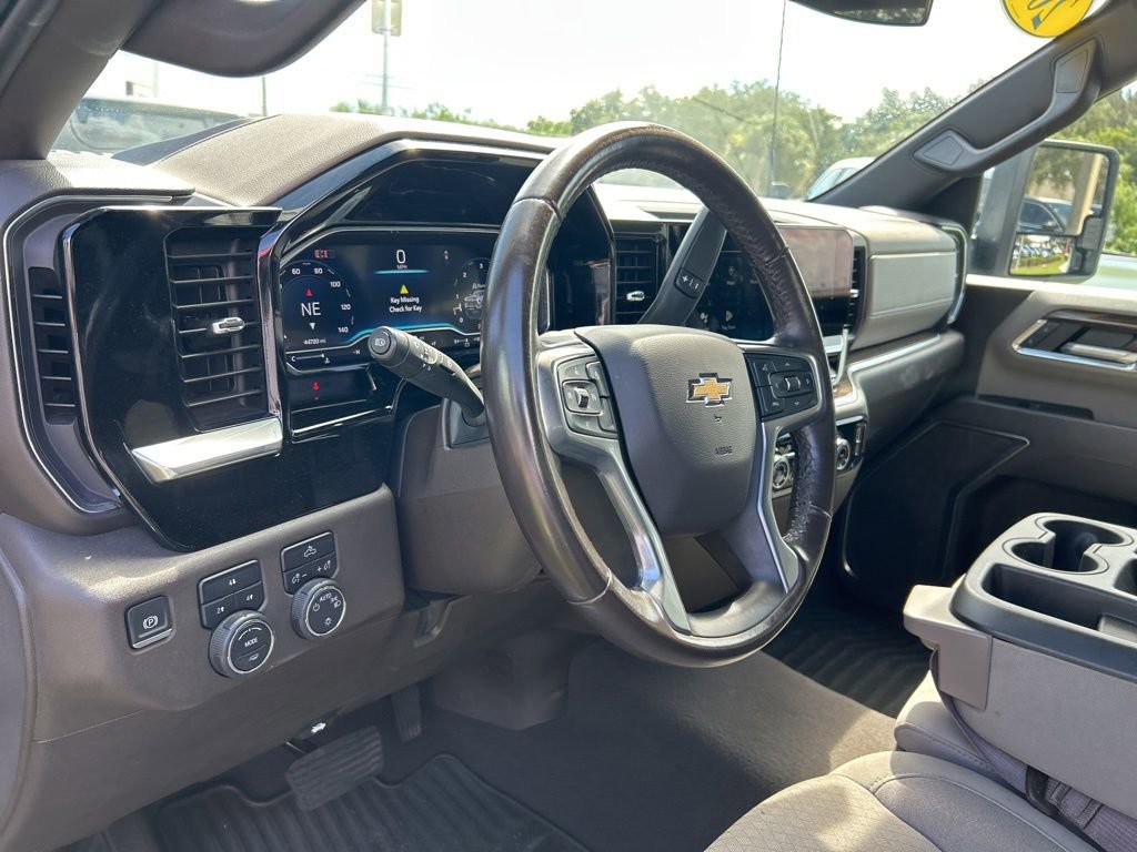 Used 2024 Chevrolet Silverado 2500 LT image 16