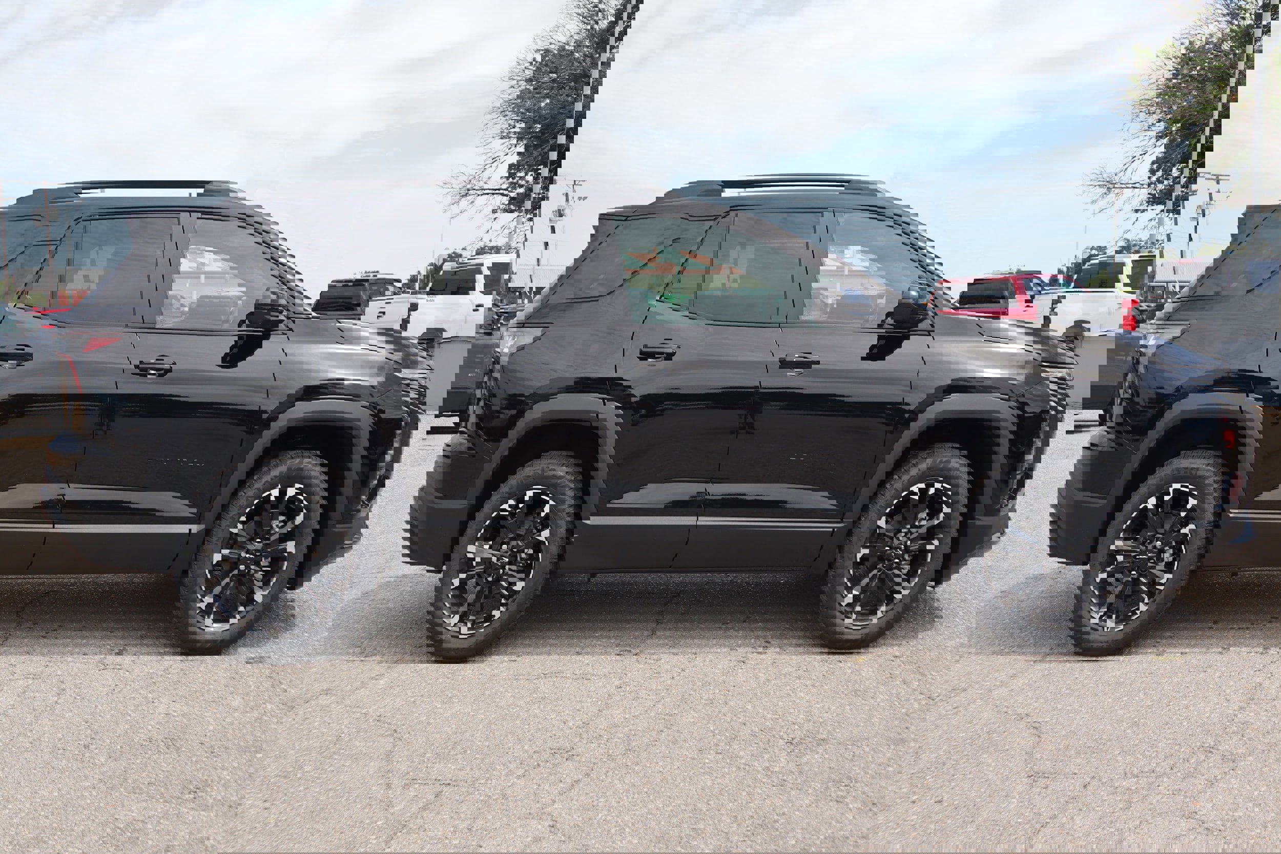 New 2025 Chevrolet Traverse LT w/ Driver Confidence Package image 15