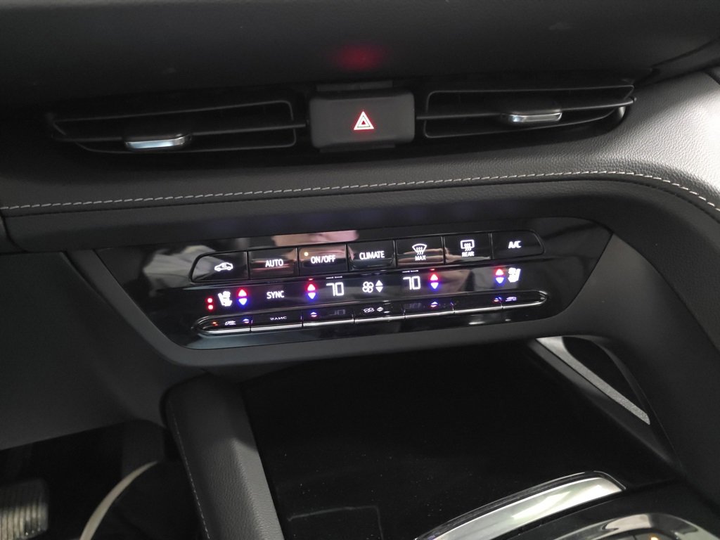 Used 2023 Buick Envision Avenir image 20