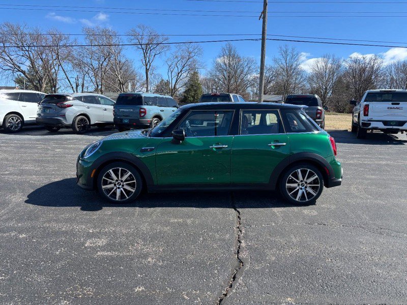 Used 2024 MINI Cooper S w/ Signature Upholstery Package video 2