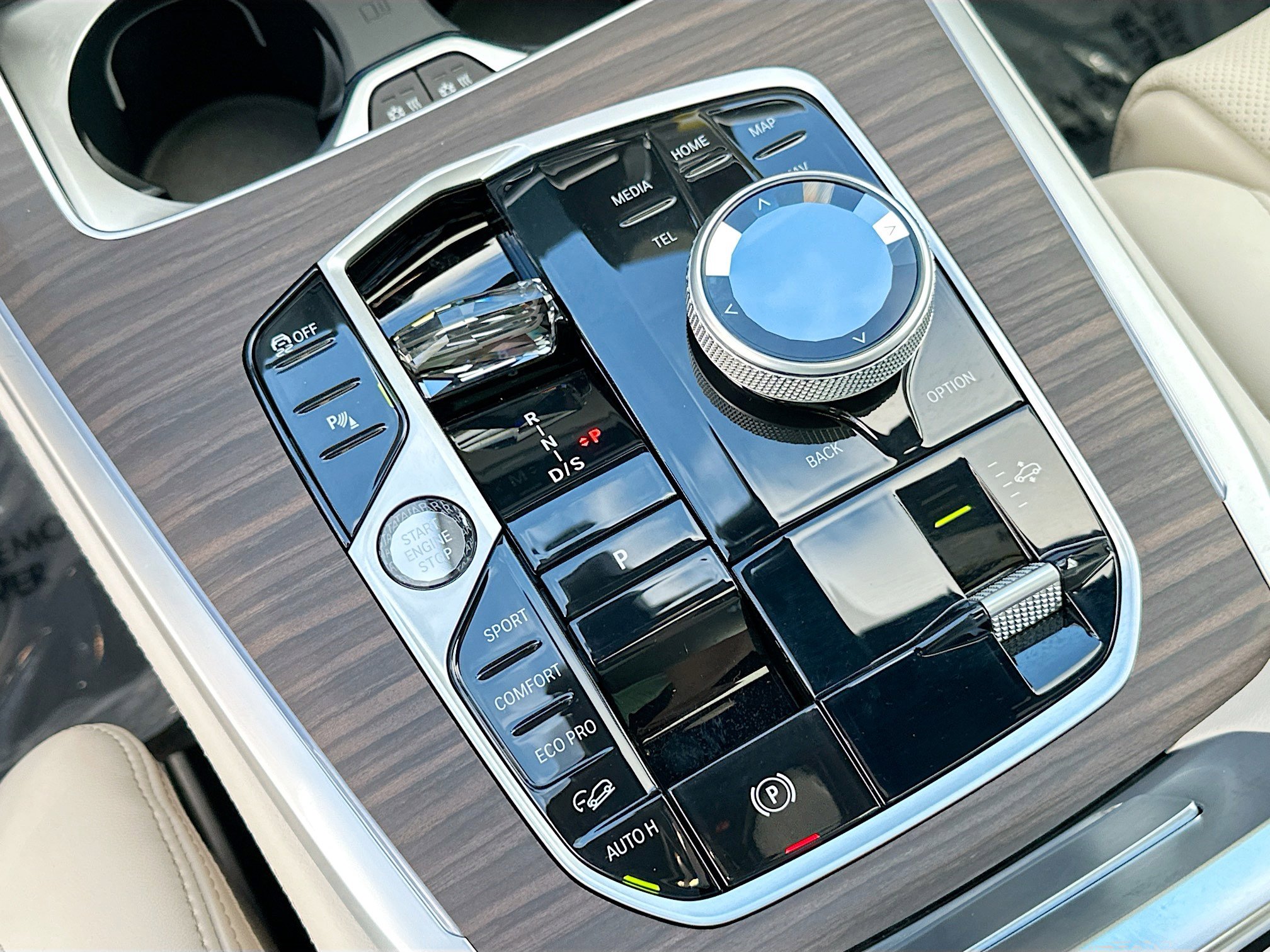 New 2026 BMW X7 M60i image 16