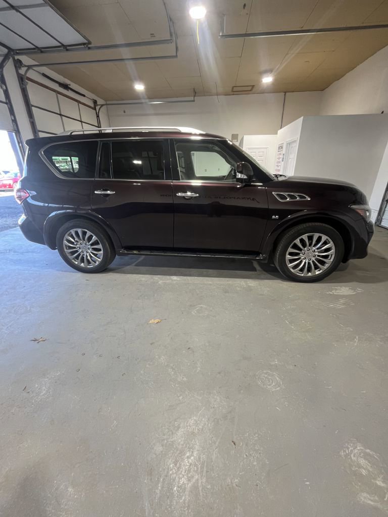 Used 2016 INFINITI QX80 w/ 22" Wheel Package image 2