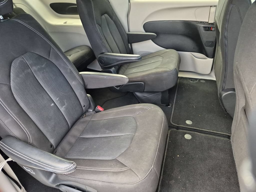 Used 2023 Chrysler Voyager LX FWD image 30