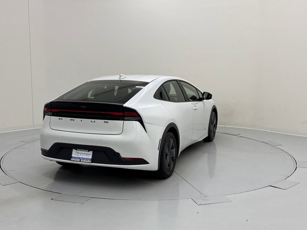 Used 2025 Toyota Prius LE image 6