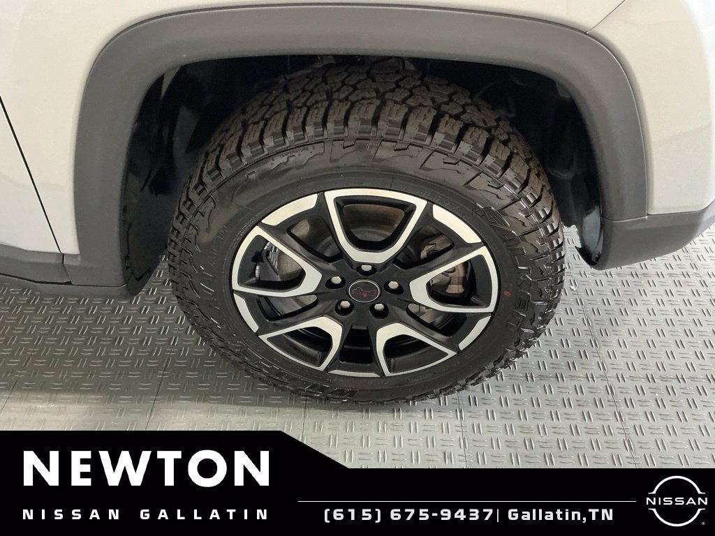 Used 2025 Jeep Compass Trailhawk AWD/4WD image 50