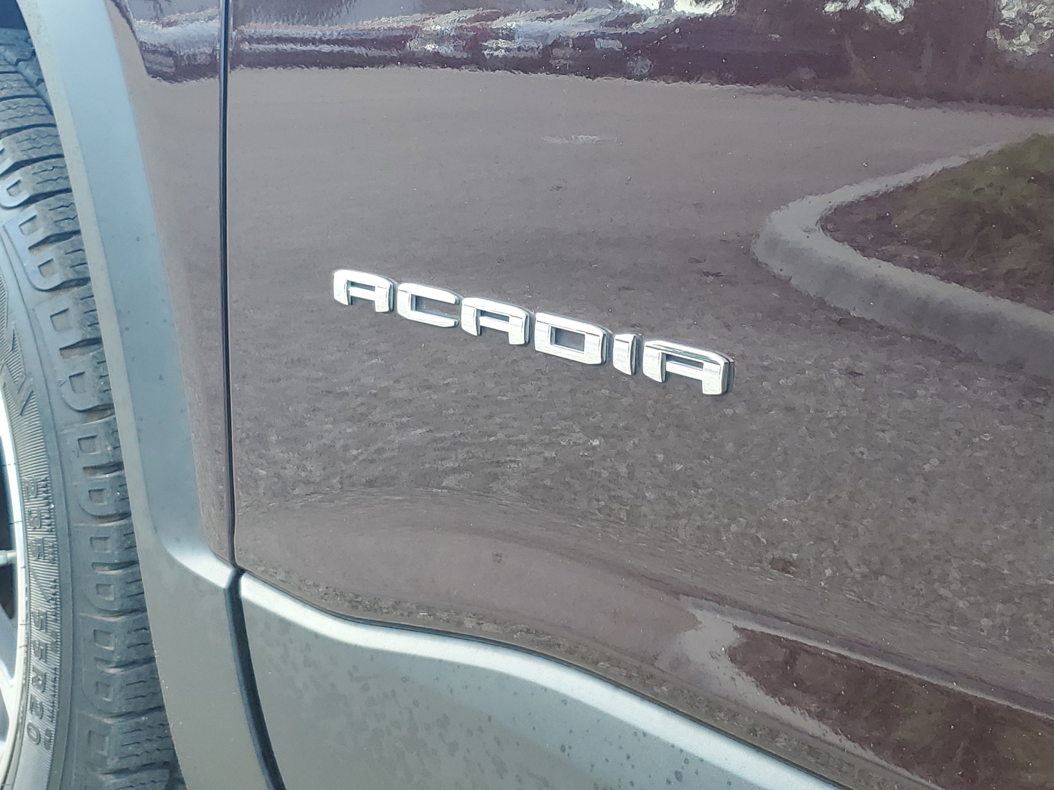 Used 2020 GMC Acadia SLT w/ Driver Alert Package II image 12