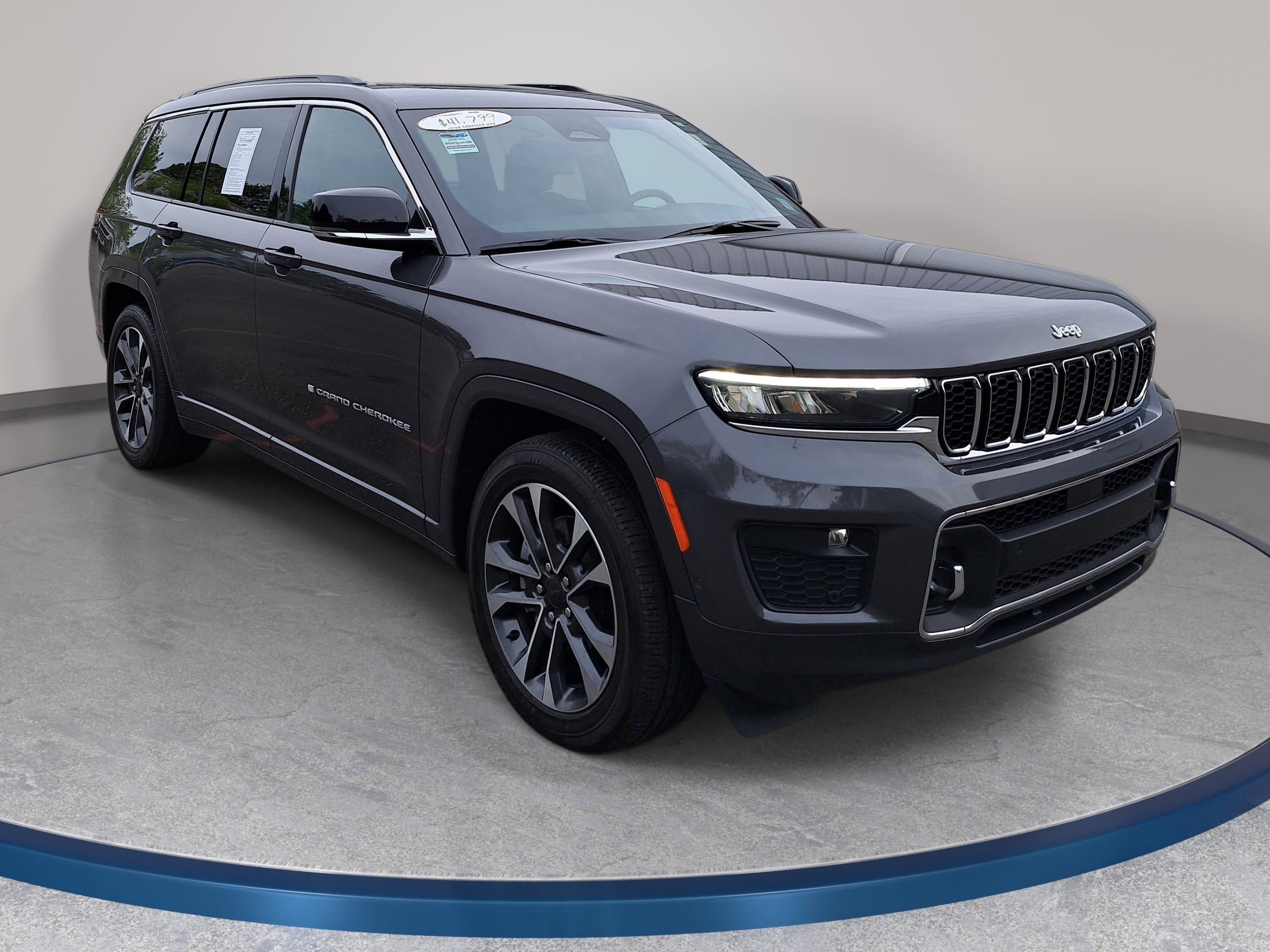 Used 2024 Jeep Grand Cherokee L Overland w/ Trailer Tow Package image 3