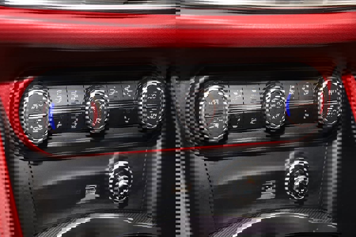 Used 2020 Alfa Romeo Stelvio Ti Sport w/ Quick Order Package 22S Sport image 32