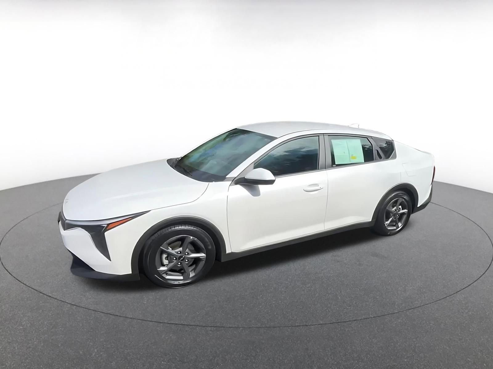 Used 2025 Kia K4 LXS image 8