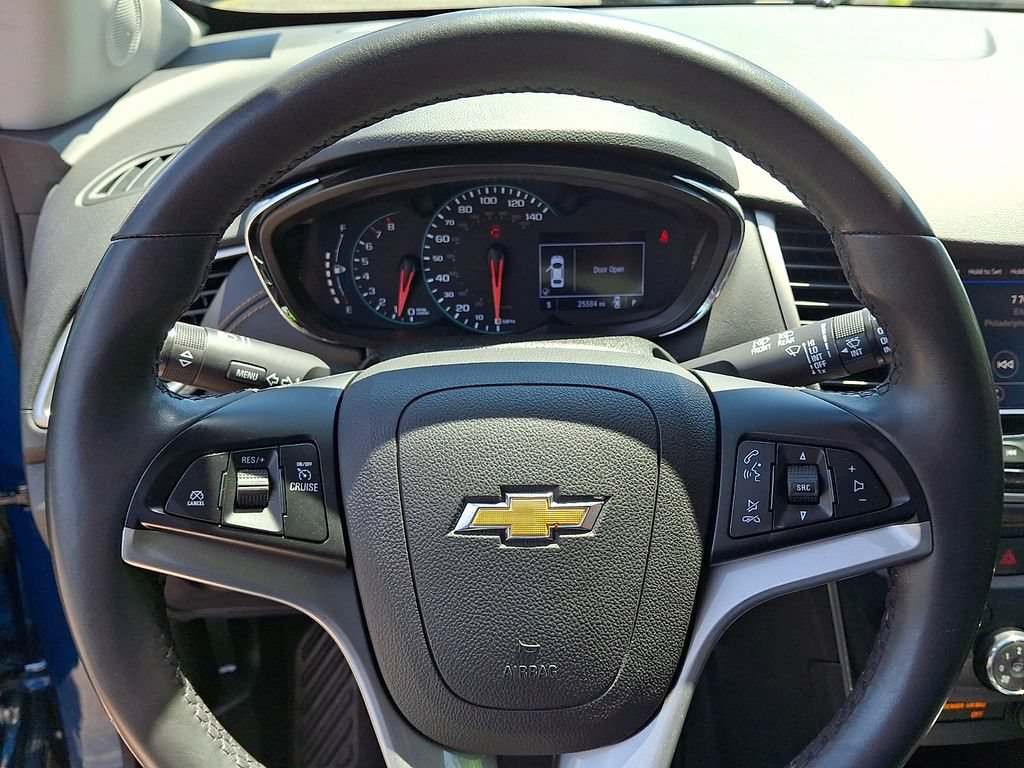 Certified 2020 Chevrolet Trax LT w/ LT Convenience Package AWD/4WD image 17