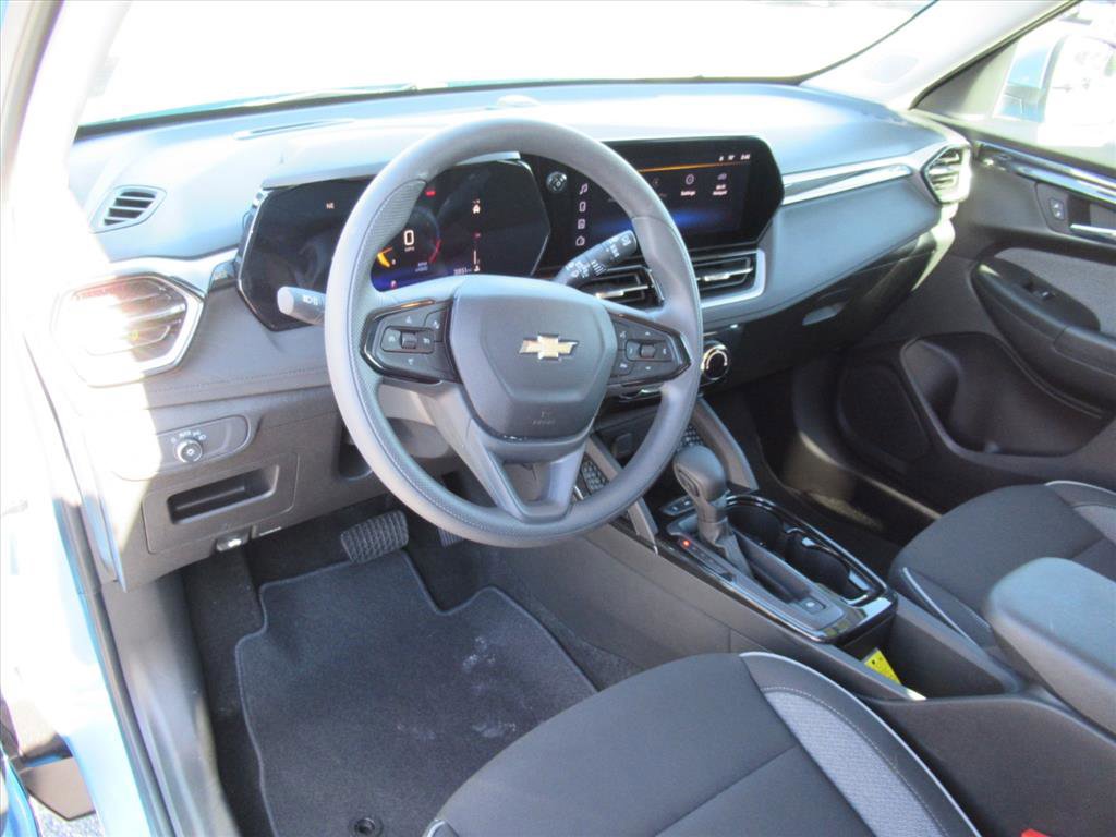 Used 2025 Chevrolet TrailBlazer LT w/ Driver Confidence Package image 14