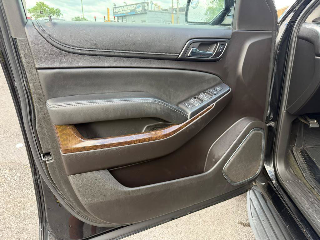 Used 2016 Chevrolet Suburban LS RWD image 32