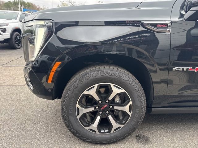 New 2025 GMC Yukon XL AT4 w/ AT4 Premium Plus Package AWD/4WD image 9
