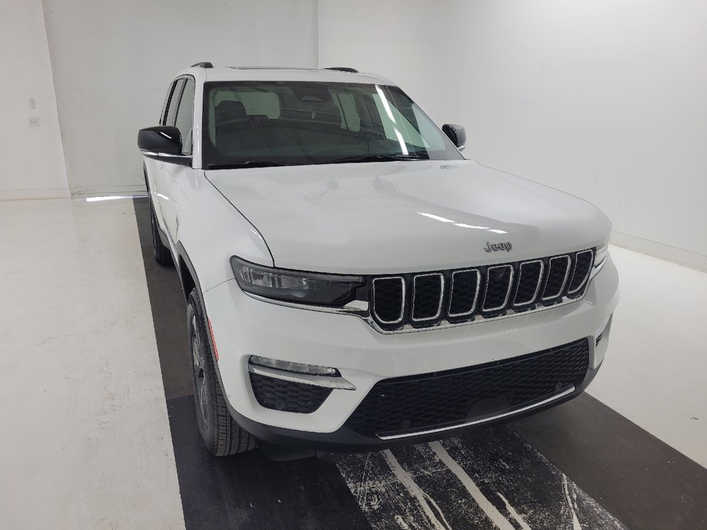 Used 2022 Jeep Grand Cherokee Limited 4xe w/ Luxury Tech Group II image 14