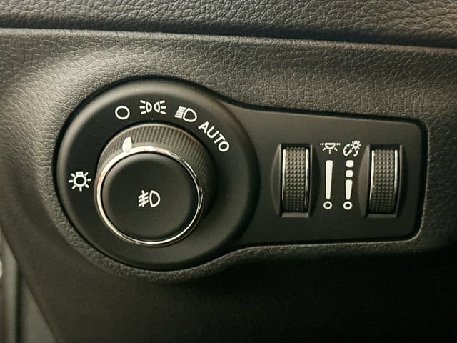 Used 2019 Jeep Compass Limited AWD/4WD image 11