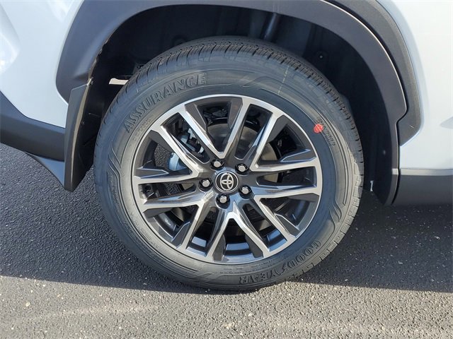 New 2026 Toyota Corolla Cross XLE image 5