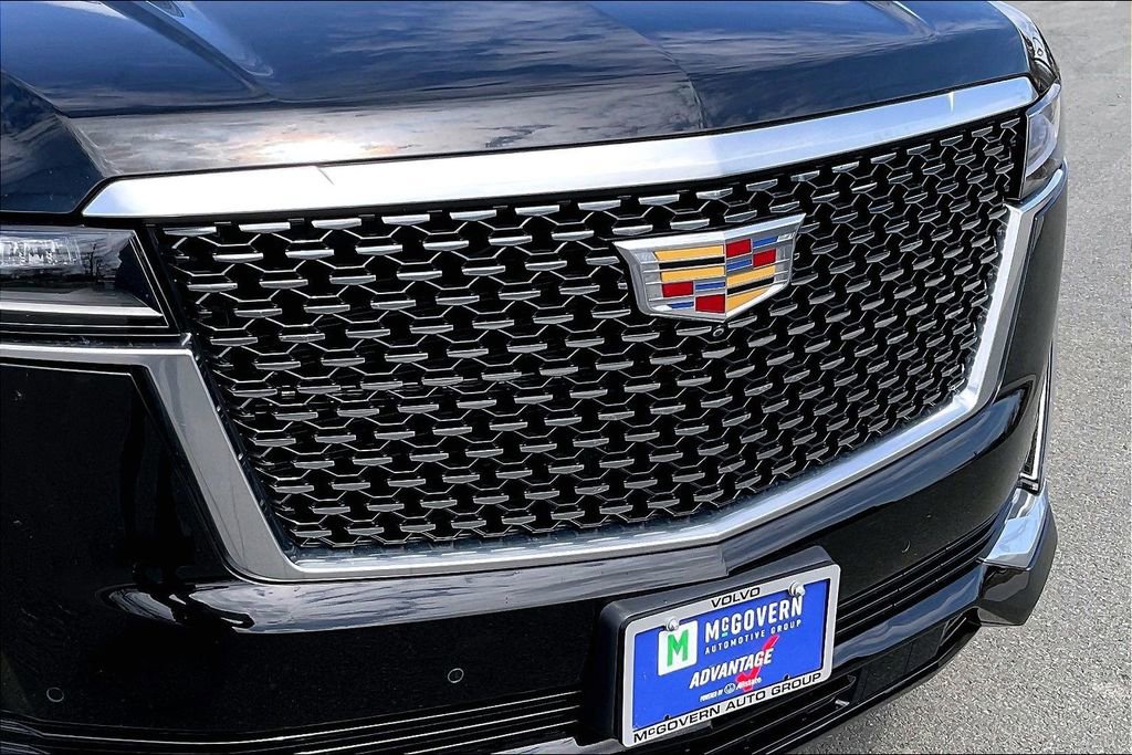 Used 2022 Cadillac Escalade Premium Luxury image 32