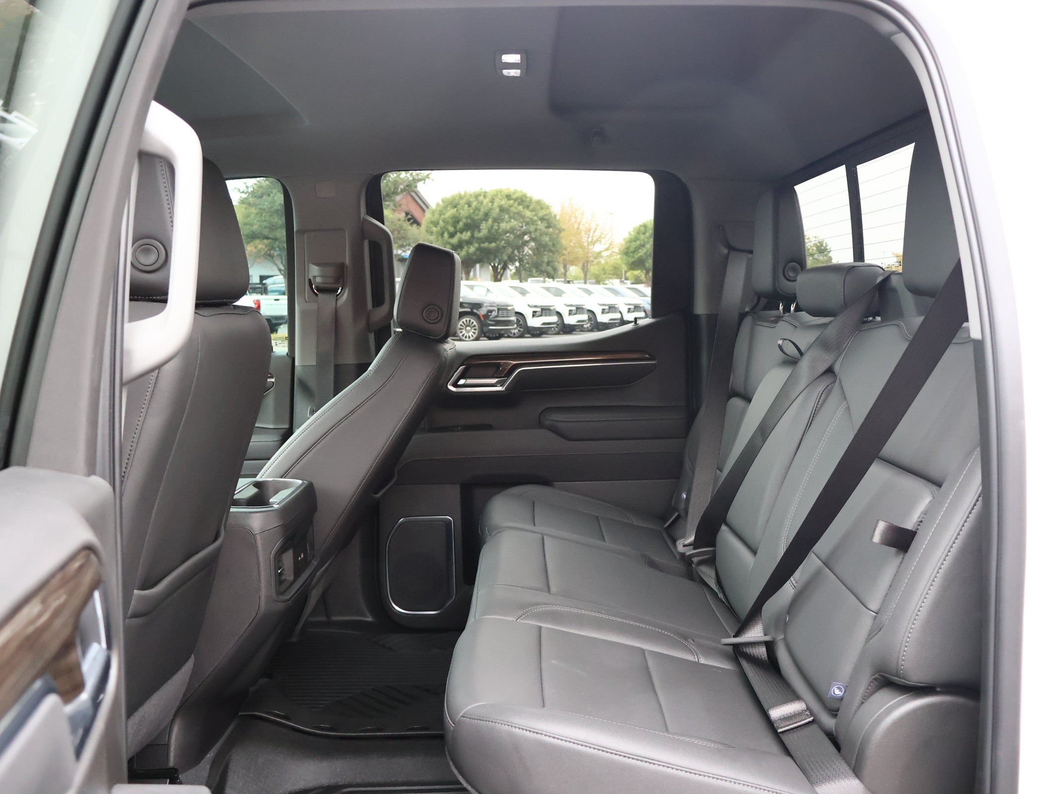 Used 2025 Chevrolet Silverado 1500 LT Trail Boss w/ Convenience Package II AWD/4WD image 22