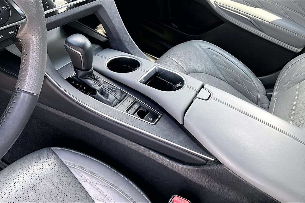 Used 2019 Toyota Avalon Limited w/ Advanced Safety Package FWD image 16
