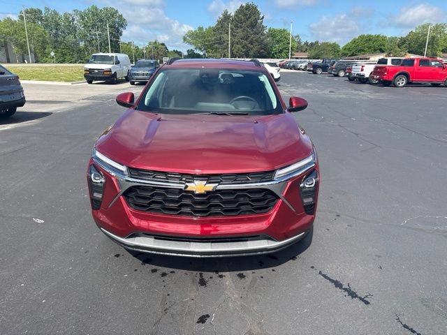 Used 2024 Chevrolet Trax LT w/ Driver Confidence Package FWD image 3