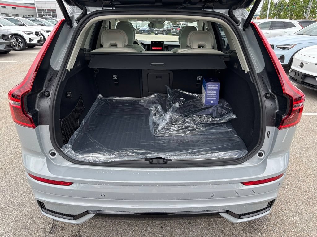 New 2026 Volvo XC60 B5 Ultra w/ Climate Package AWD/4WD image 17
