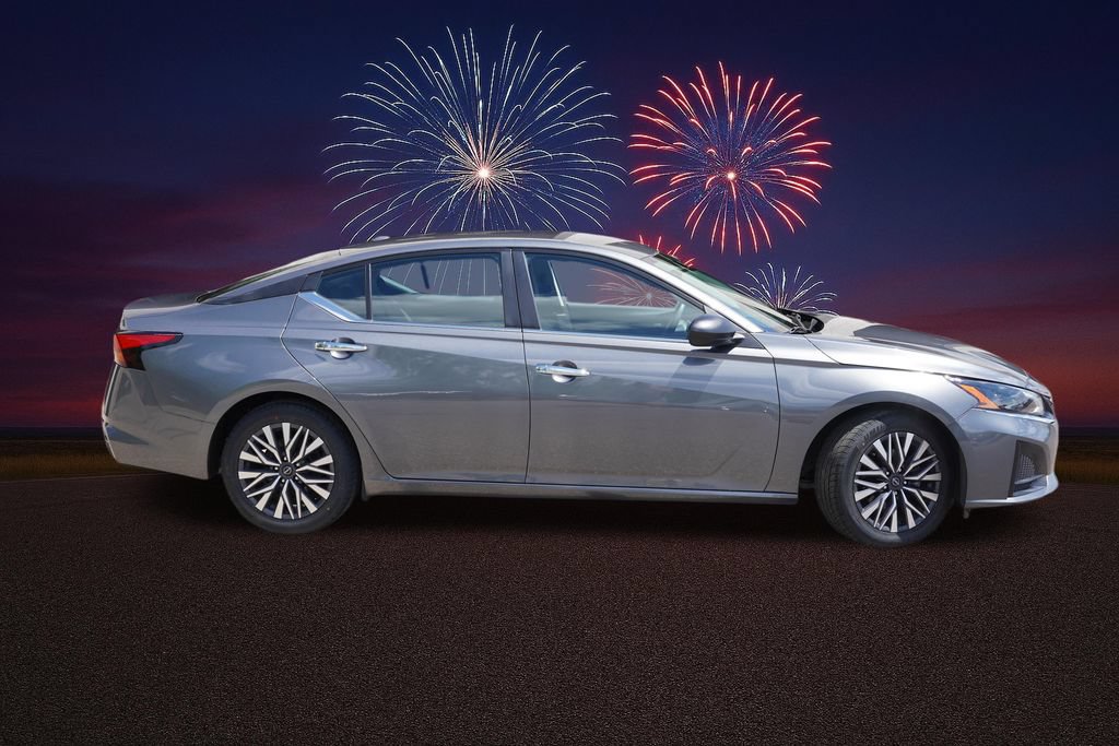Used 2025 Nissan Altima 2.5 SV FWD image 3