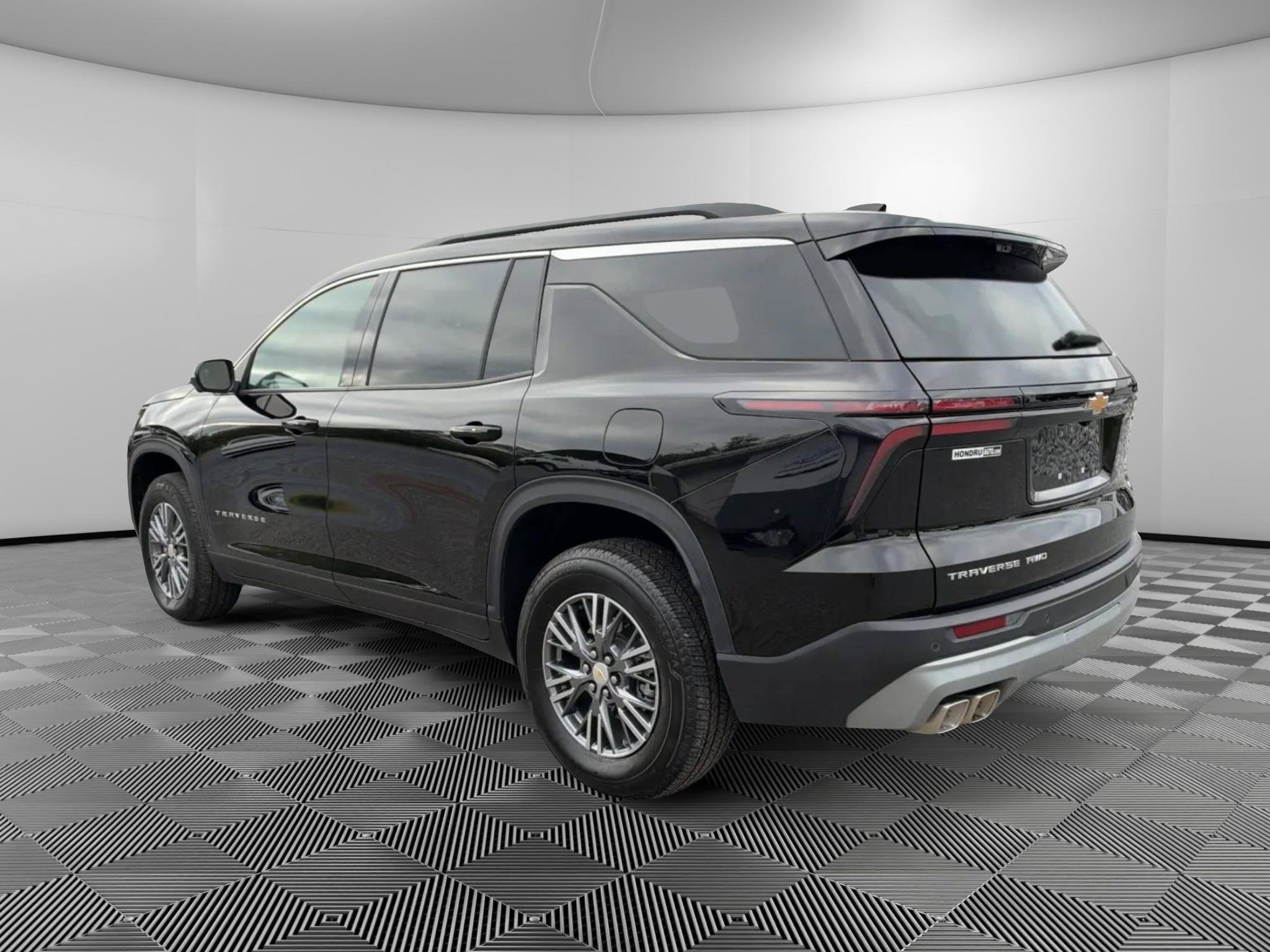 Used 2026 Chevrolet Traverse LT w/ Driver Confidence Package AWD/4WD image 3