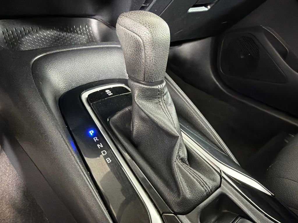Used 2021 Toyota Corolla LE image 30