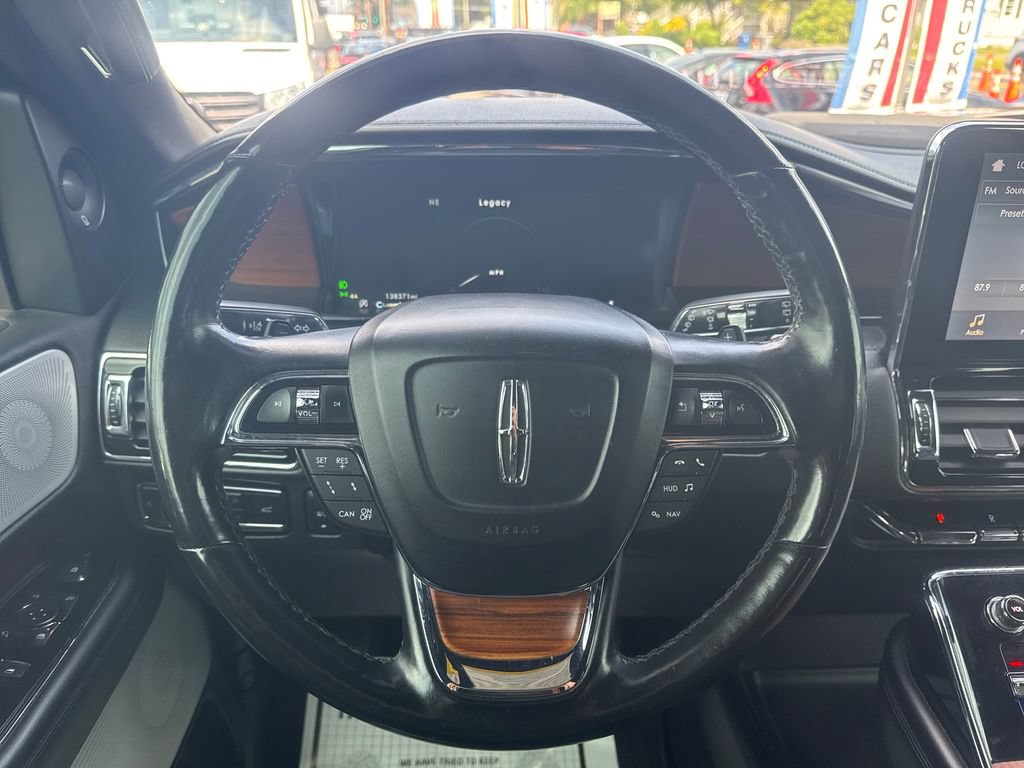 Used 2018 Lincoln Navigator Reserve w/ Technology Package AWD/4WD image 14