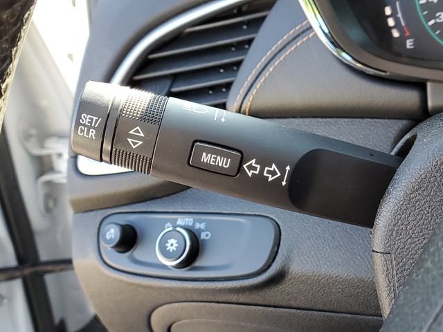 Used 2018 Chevrolet Trax LT w/ LT Convenience Package FWD image 17