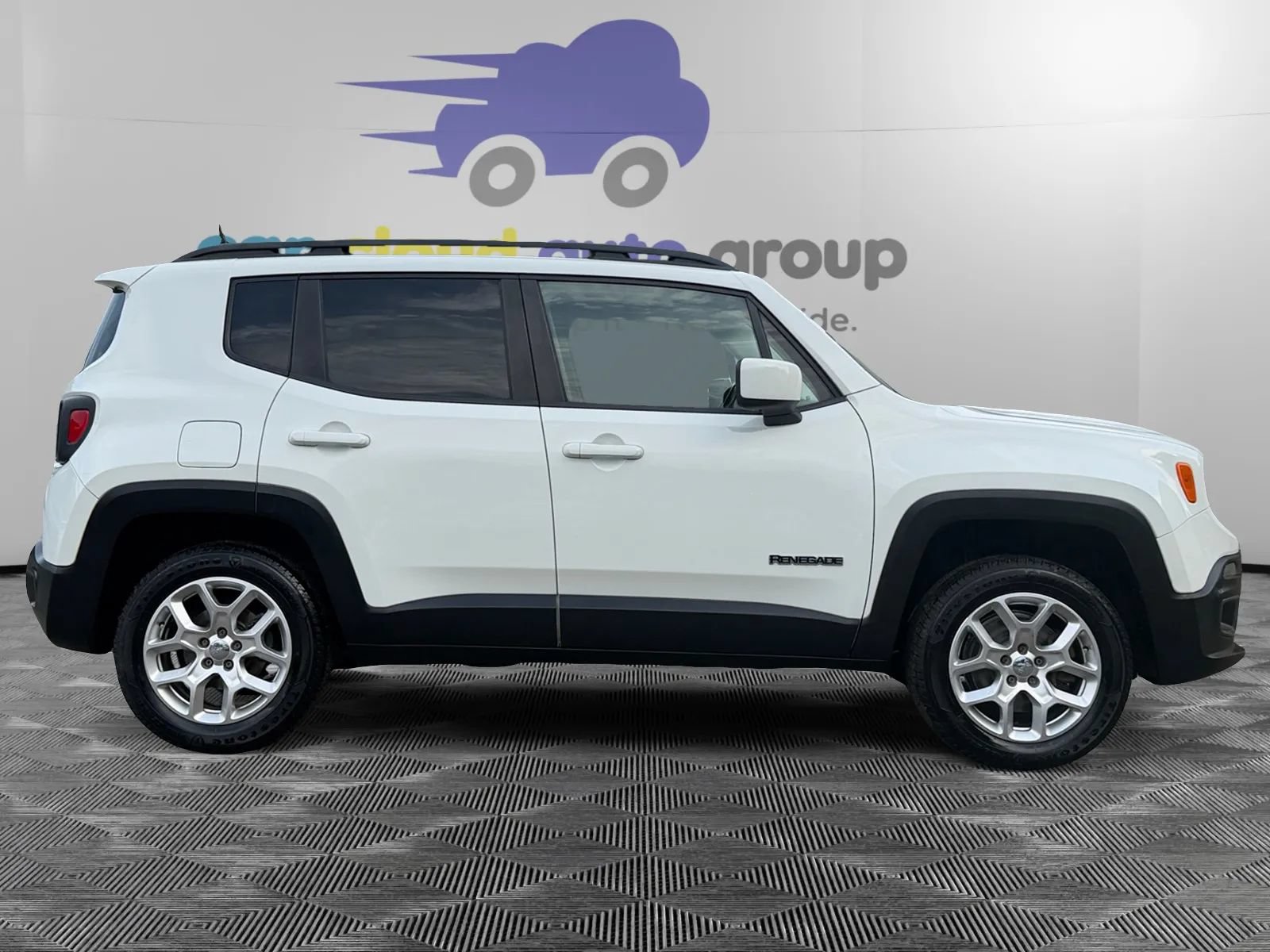 Used 2015 Jeep Renegade Latitude AWD/4WD image 6