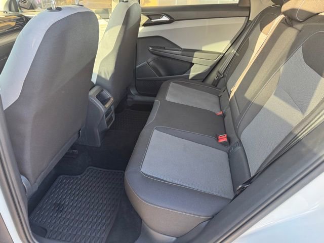 Used 2022 Volkswagen Taos S image 14