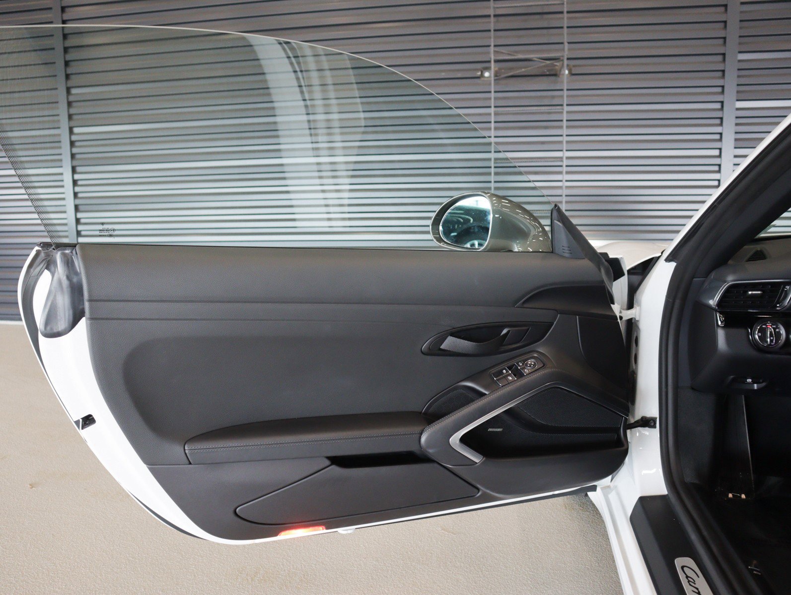 Certified 2018 Porsche 911 Carrera T RWD image 22