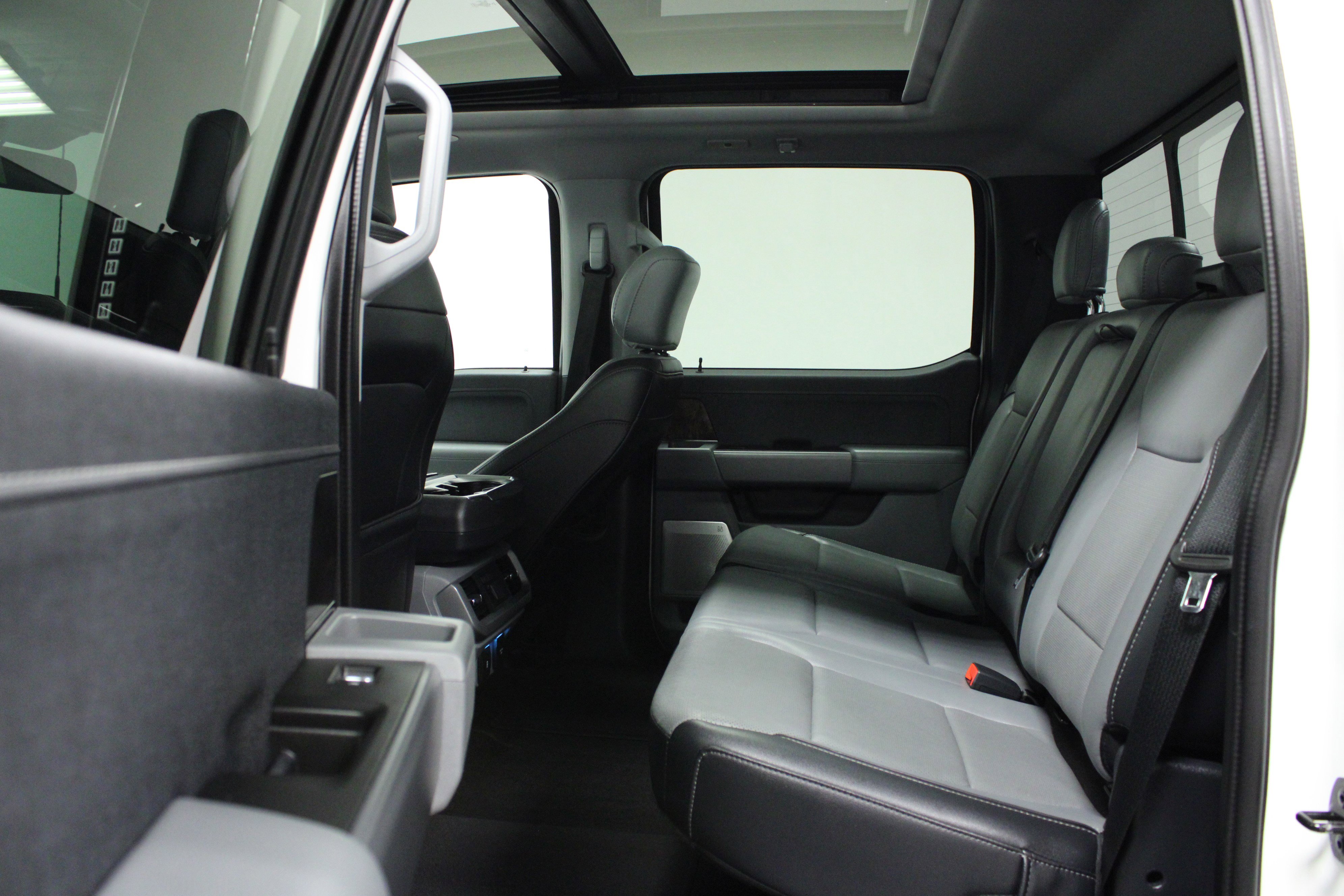 Used 2021 Ford F150 Lariat w/ Equipment Group 502A High image 13