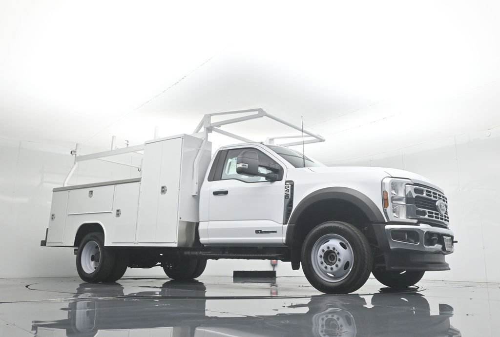 New 2024 Ford F450 XL w/ XL Chrome Package image 3