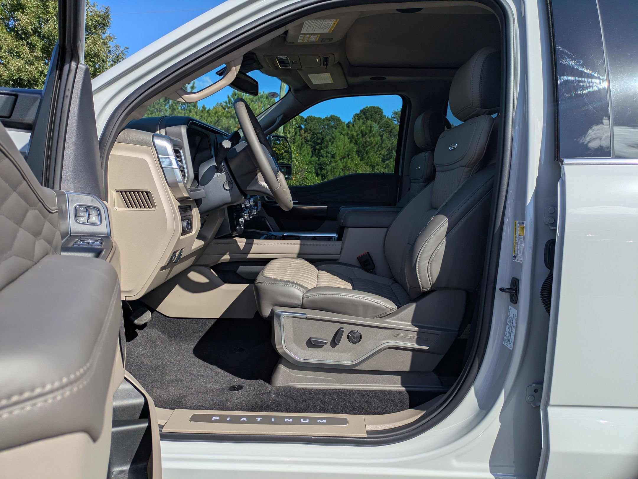 New 2026 Ford F250 Platinum w/ Platinum Plus Package image 13