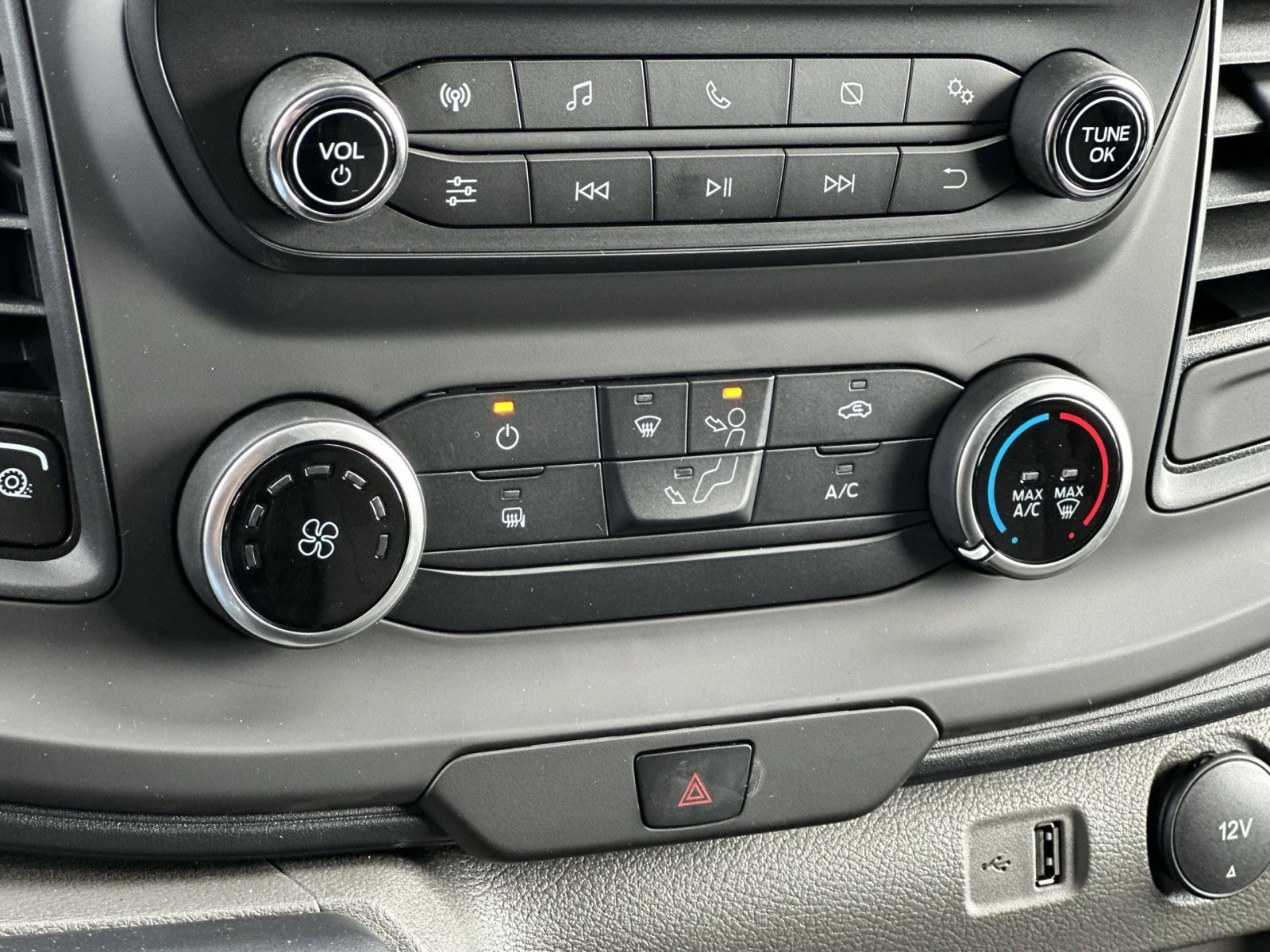 New 2025 Ford Transit 250 148 Medium Roof w/ Exterior Upgrade Package image 24