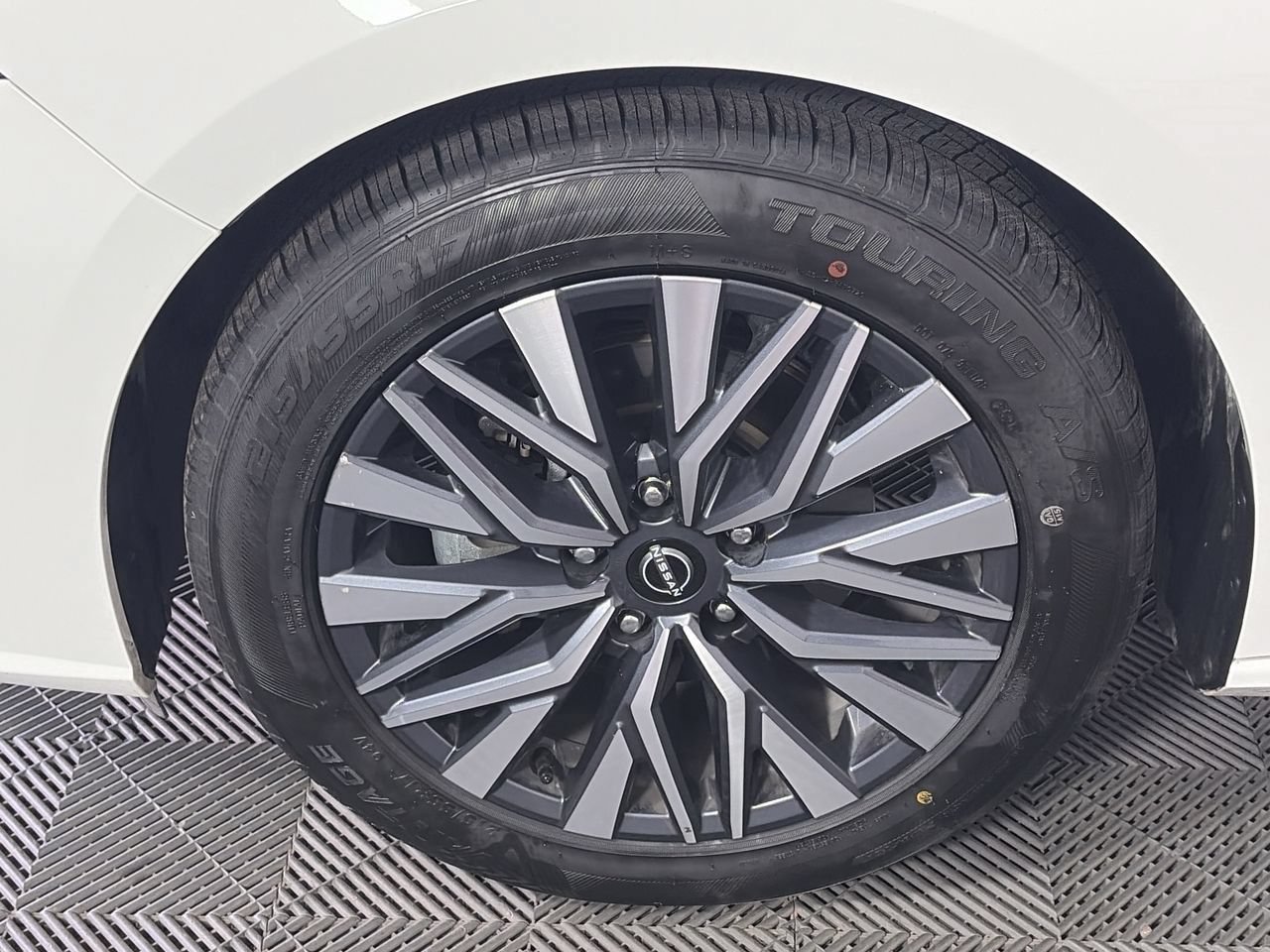 Used 2025 Nissan Altima 2.5 SV FWD image 10