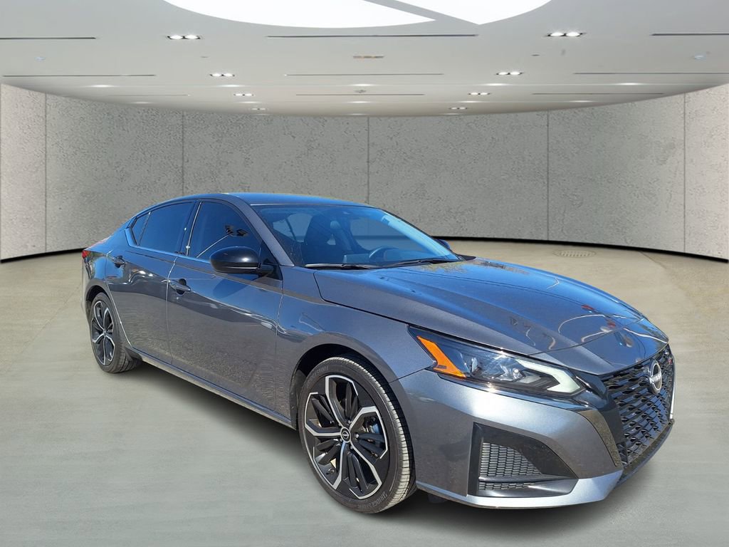 Used 2025 Nissan Altima 2.5 SR image 6