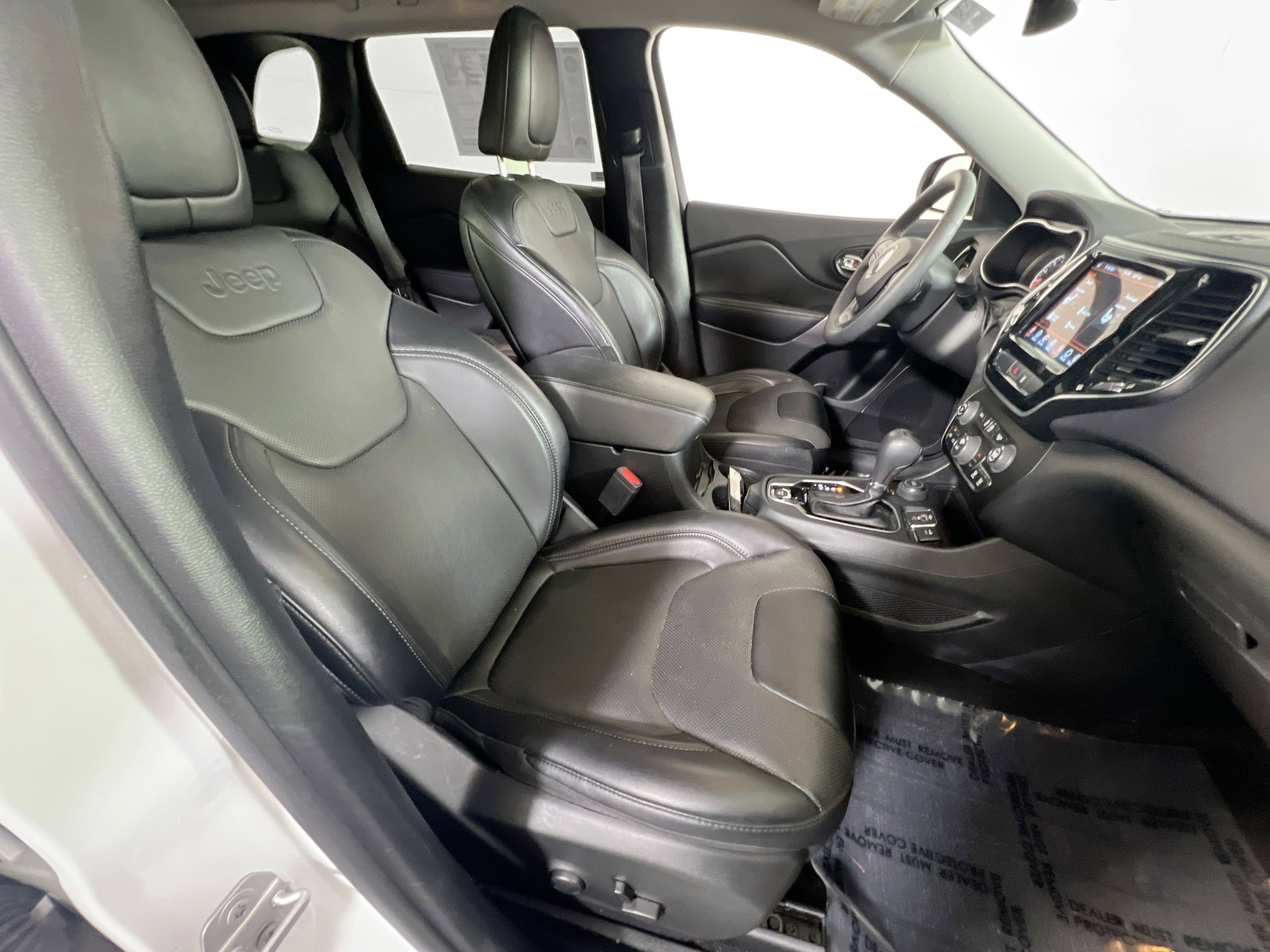 Used 2022 Jeep Cherokee Limited image 26