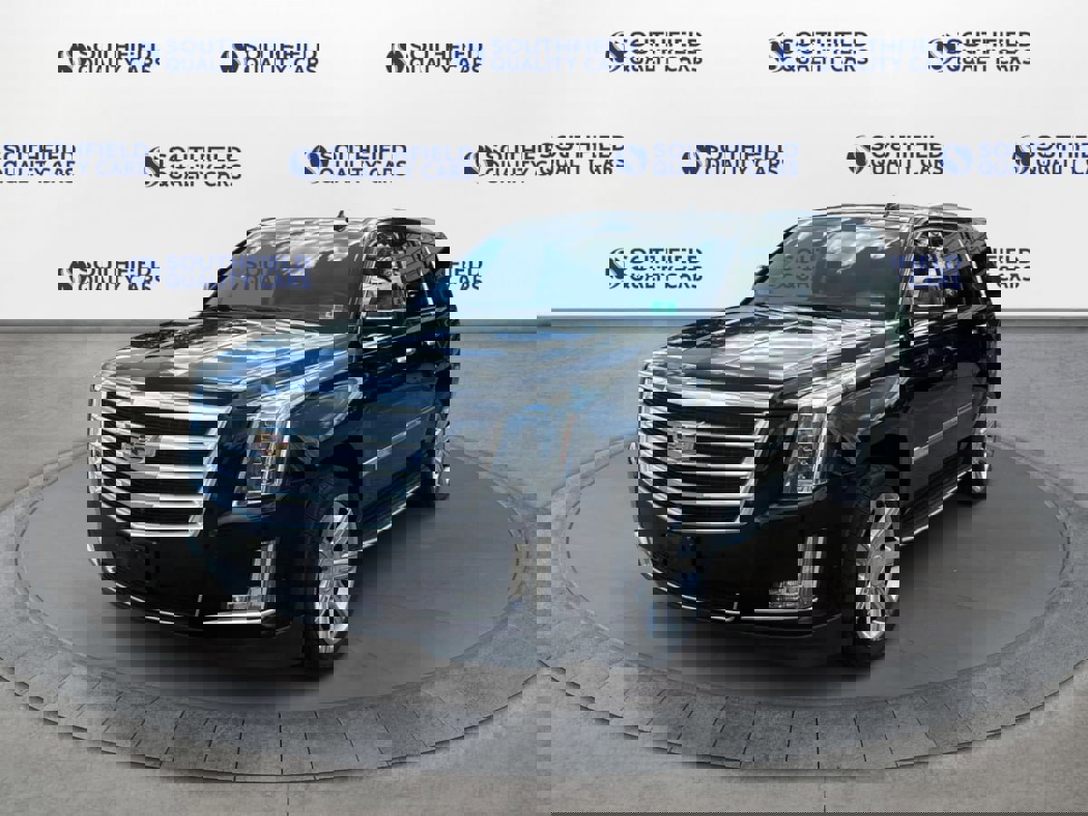 Used 2018 Cadillac Escalade Luxury image 2